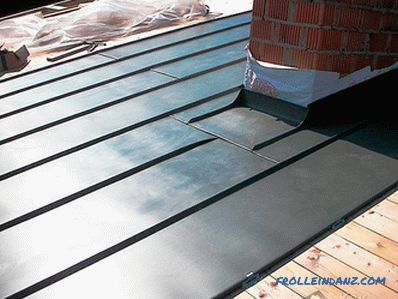 Wie man das Dach mit Eisen bedeckt - Montage des Metalldachs + Foto
