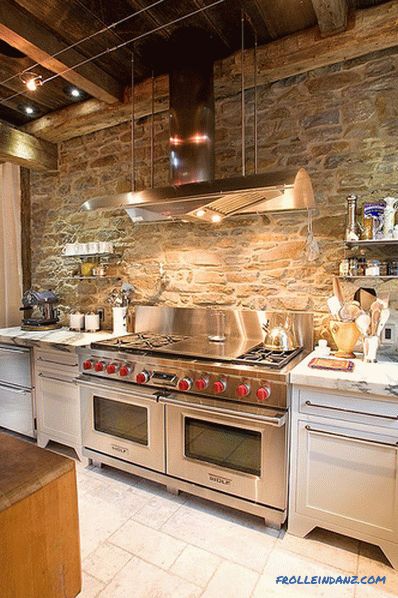 Stein im Inneren der Küche - die Idee, die Küche mit dekorativem Stein zu beenden