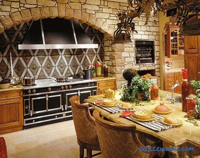 Stein im Inneren der Küche - die Idee, die Küche mit dekorativem Stein zu beenden