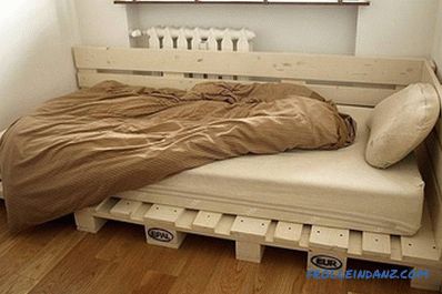 Wie man mit eigenen Händen ein Bett macht
