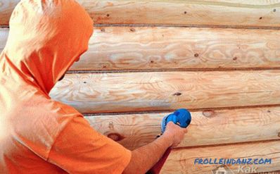 Wie malt man ein Holzhaus draußen?