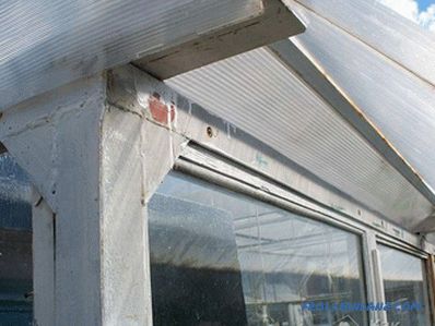 Wie man ein Gewächshaus aus Fensterrahmen macht