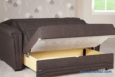 Sofa für den täglichen Schlaf - besser ist es, den Mechanismus zu wählen: Füllung, Polsterung, Gestell