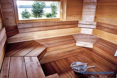 Möbel für ein Bad mit den Händen aus Holz + Fotoentwurf